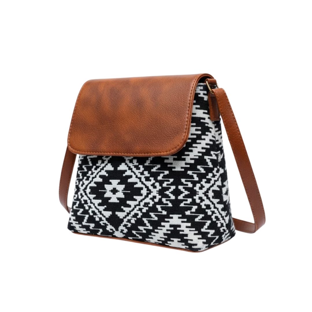 Stylish Leather Flap Sling Bag for Everyday Use 153